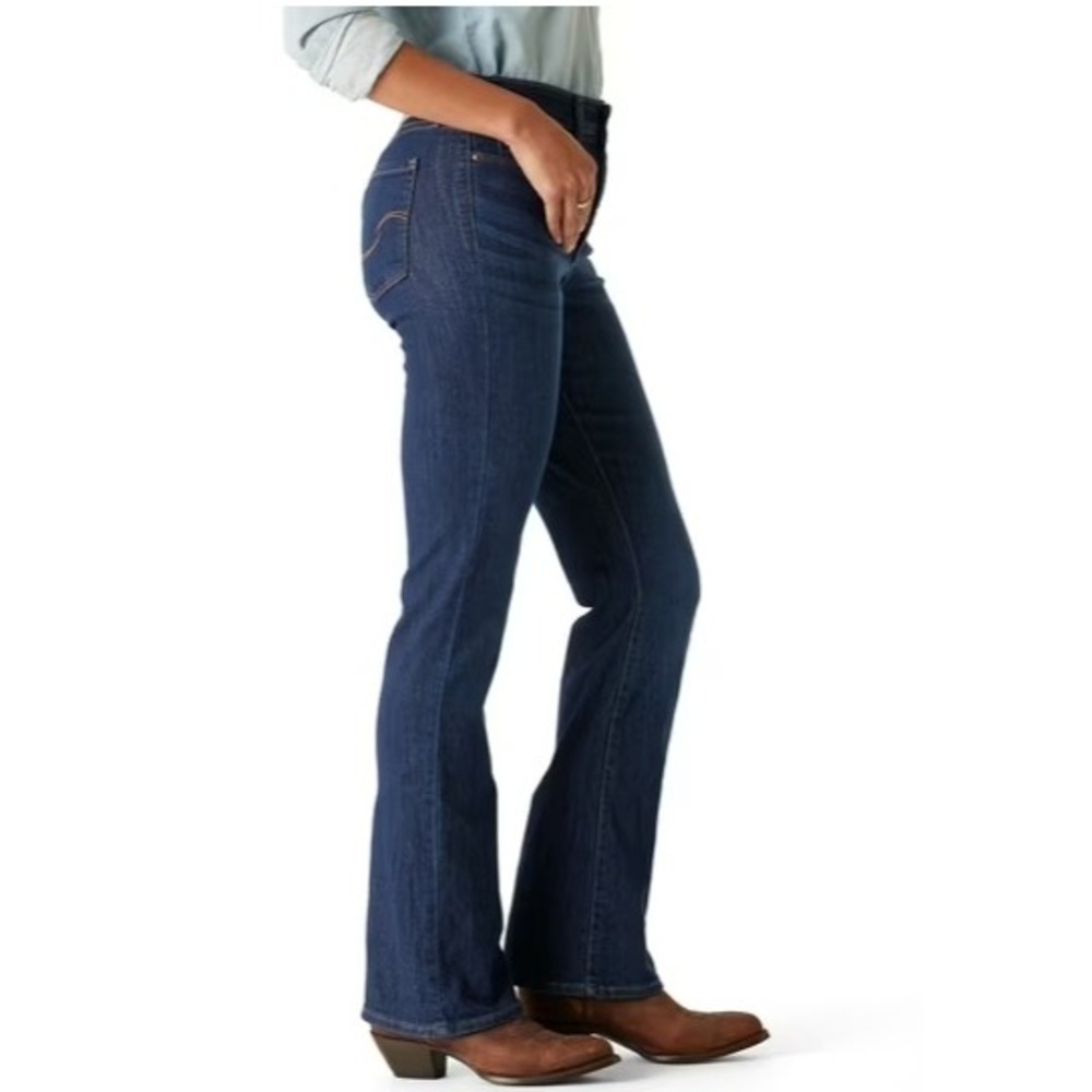 NWT Signature by Levi Strauss & Co. Mid Rise Bootcut Jeans Blue Size 8 29x32